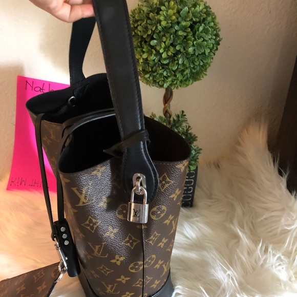 Limited edition ! Authentic LV idole bucket bag - Picture 5 of 14